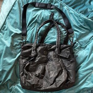 lululemon athletica large duffle bag
